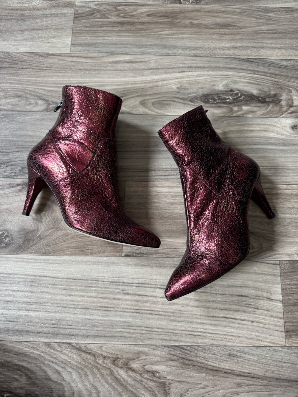Free People Willa Metallic Leather Crackle Heeled Ankle Boots in Burgundy 37